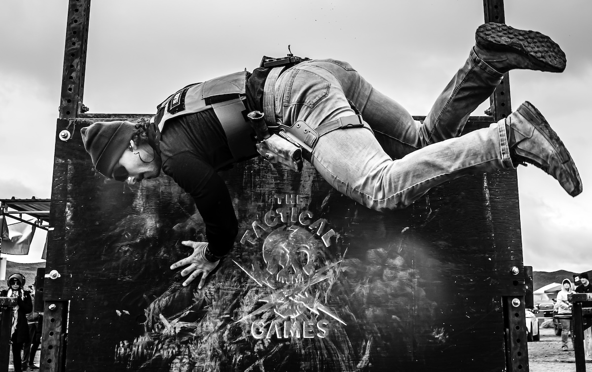 Flat Back Four : The Tactical Game By Andy Gray - La Cancha